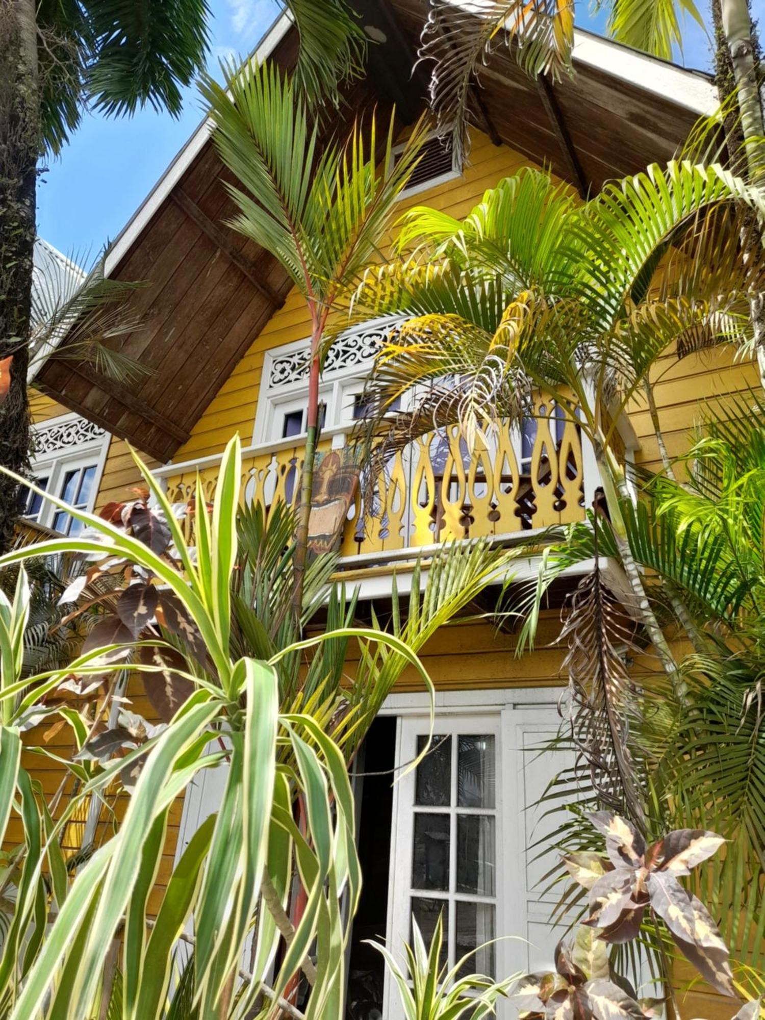 Charming Yellow Houses Loft-Style Apartment Bocas del Toro Esterno foto